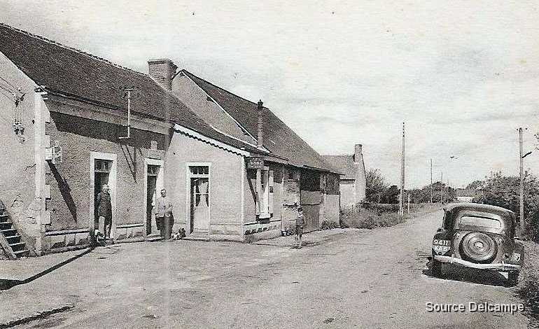49 Montigne Les Rairies Route de Durtal.jpg